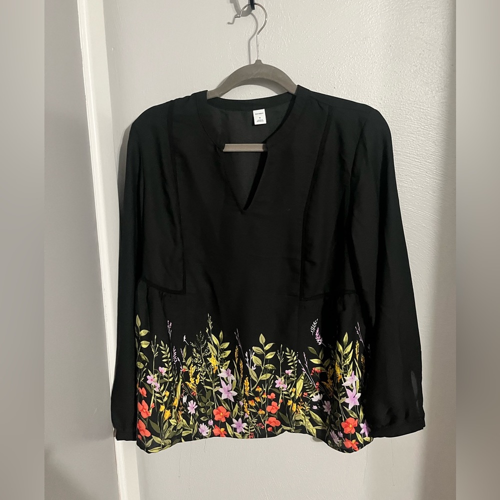 Old Navy Blouse size Medium NWOT